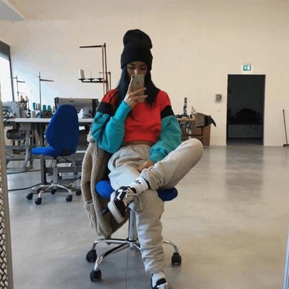 NWT! Colorblock Slight Crop Crew Neck Sweatshirt - Picture 2 of 7